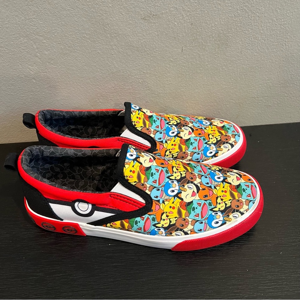 NEW Pokemon Ground UP Slip On Canvas Sneaker Shoes Unisex Youth Size 5 Pikachu
